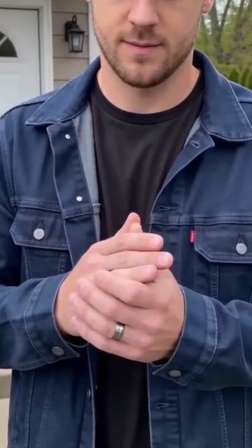 Men's Brushed Tungsten Ring with Zircon – Elegant Central Groove video