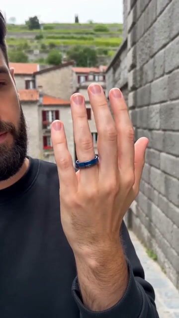 Fede nuziale in titanio bicolore blu e nero – design moderno e raffinato video