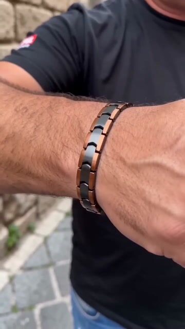 Bracciale da uomo in carburo di tungsteno magentic sfaccettato video
