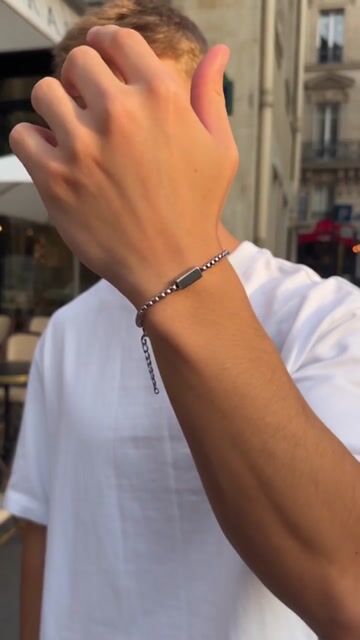 Bracelet homme en acier inoxydable avec plaque rectangulaire personnalisable video