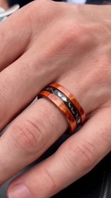 Fede in tungsteno con inserti in legno e marmo video