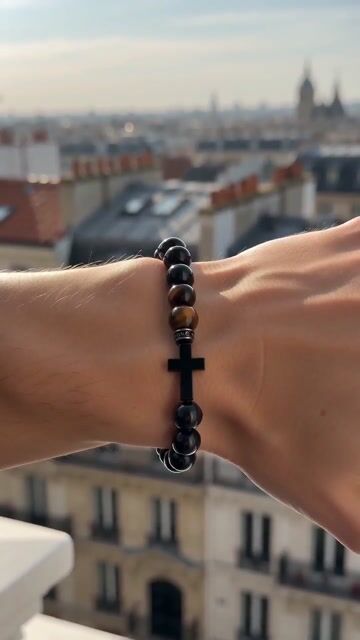 Bracelet élastique onyx et œil de tigre avec croix video