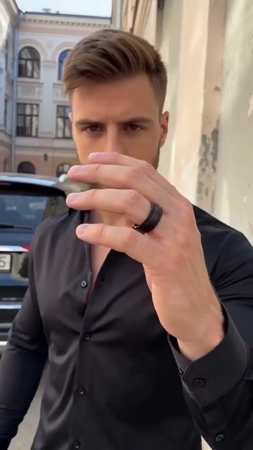 Fede nuziale uomo in titanio nero con zirconi – stile moderno ed elegante video