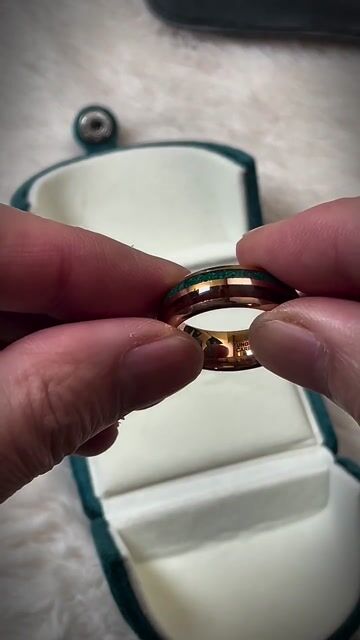 Bague personnalisee plaquee or rose tungstene bois opale video