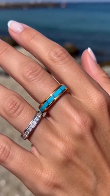 Anello in tungsteno placcato oro turchese 4 mm – Fede sottile unisex video