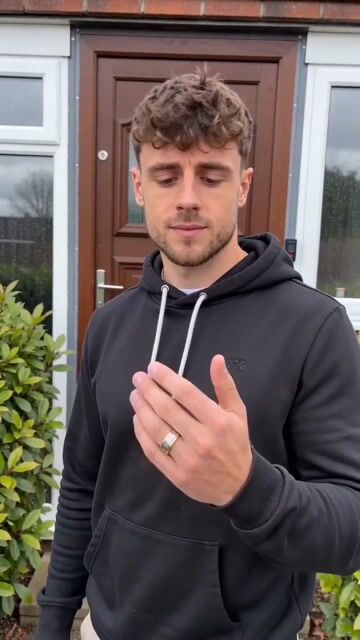 Anello in tungsteno sfaccettato e spazzolato personalizzabile video