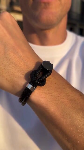 Bracelet homme en cuir tressé double cordon avec fermoir personnalisable video