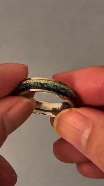 Bague mariage personnalisable titane turquoise a graver video